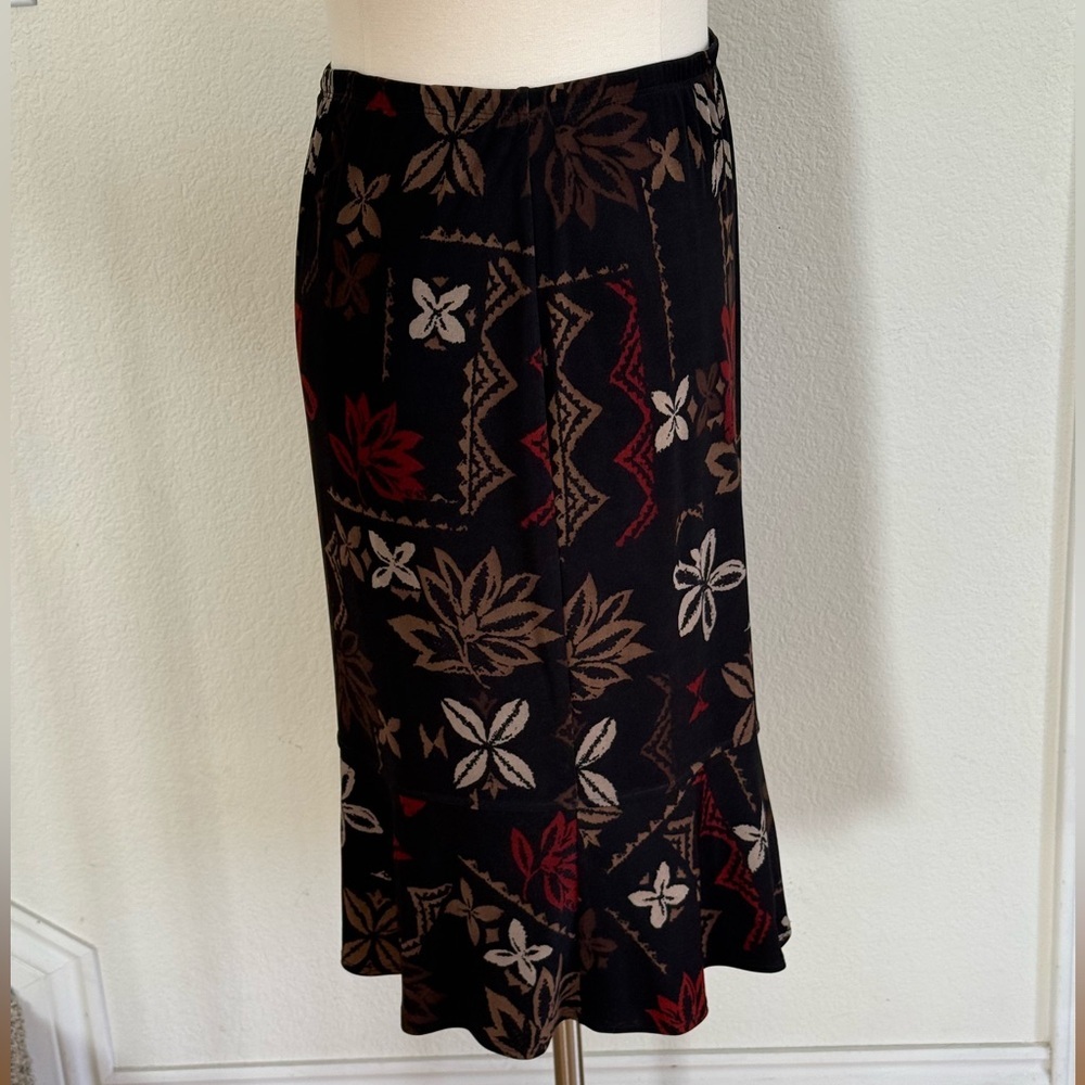 Chico's Traveler Black Floral Pencil Skirt size 16 (size 3 Chico’s size) - Picture 5 of 7